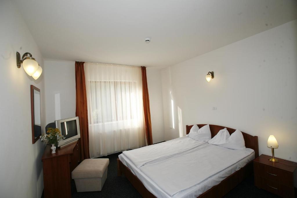Hotel Paltinis Statjunea Borsa ห้อง รูปภาพ